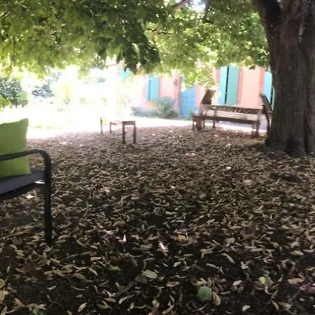 La Closerie De L'autan Oda ve Kahvaltı *